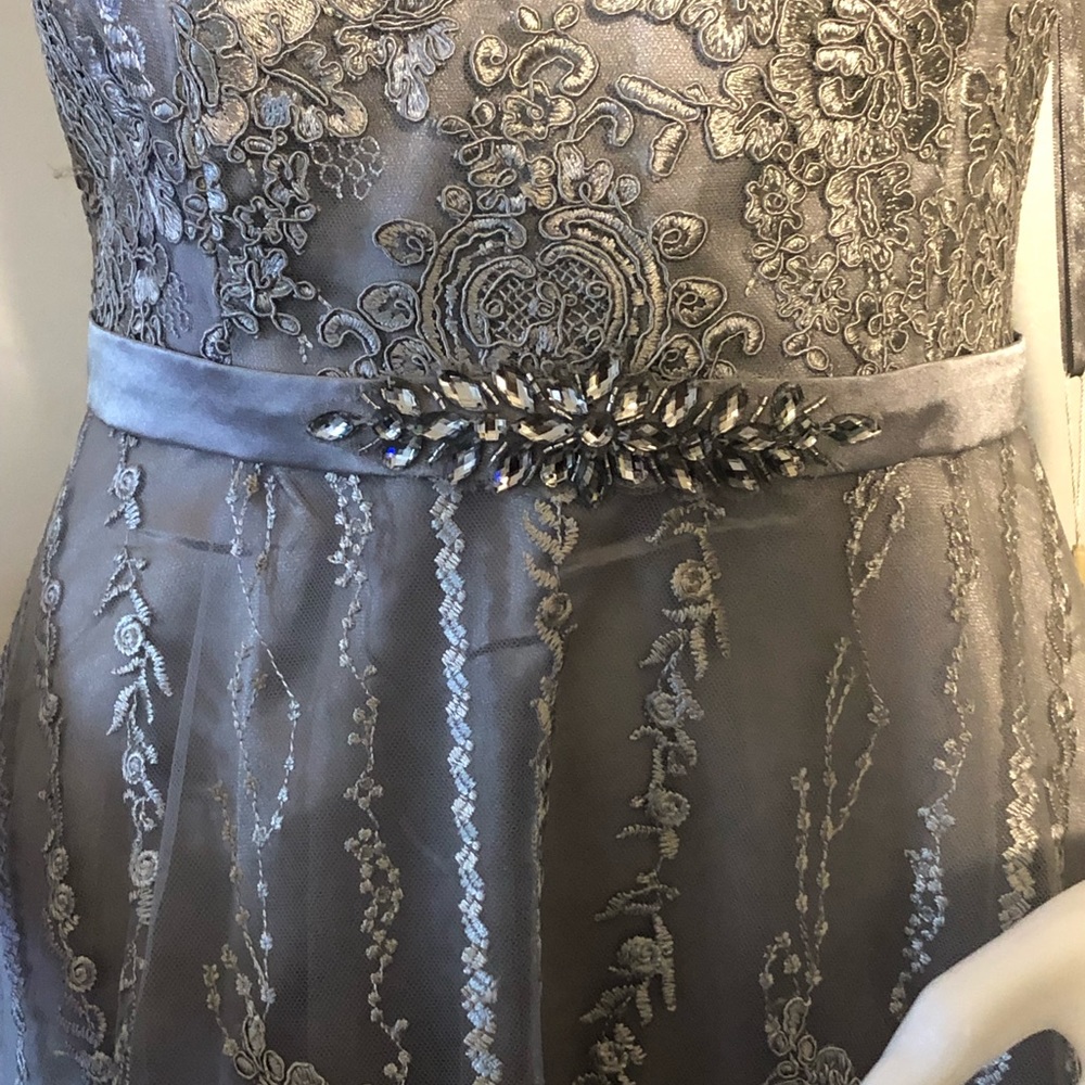 Dress - Picture 5 of 7